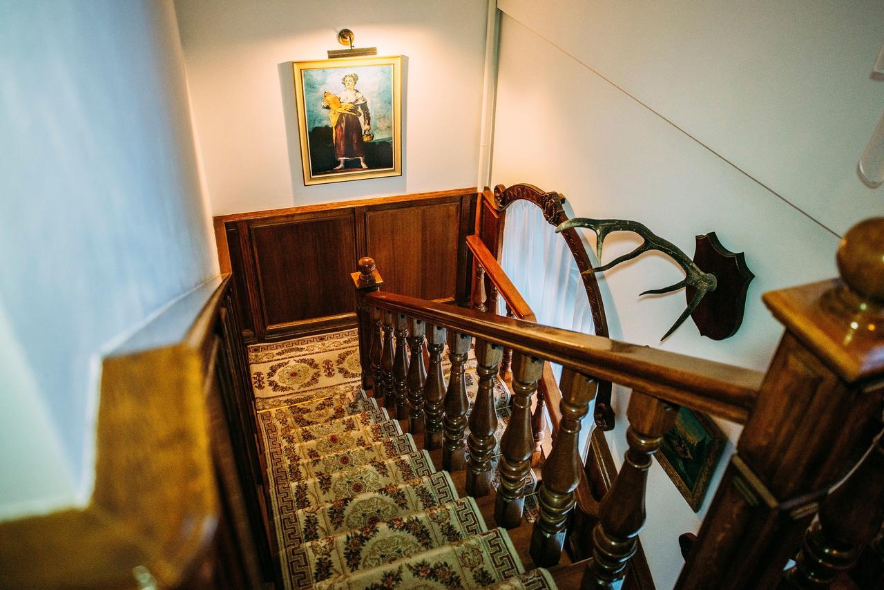 Antique House Hotel Dubno Eksteriør billede