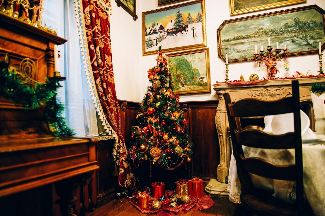Antique House Hotel Dubno Eksteriør billede