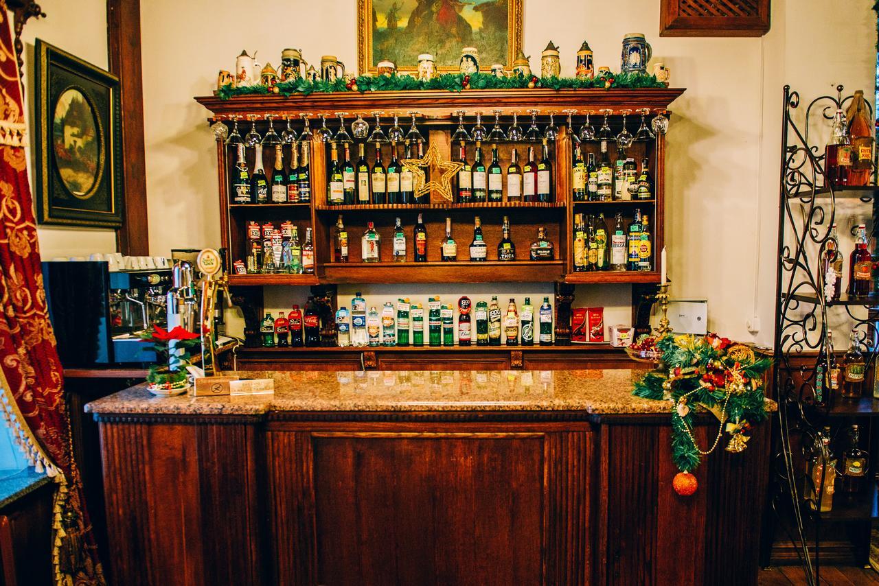 Antique House Hotel Dubno Eksteriør billede