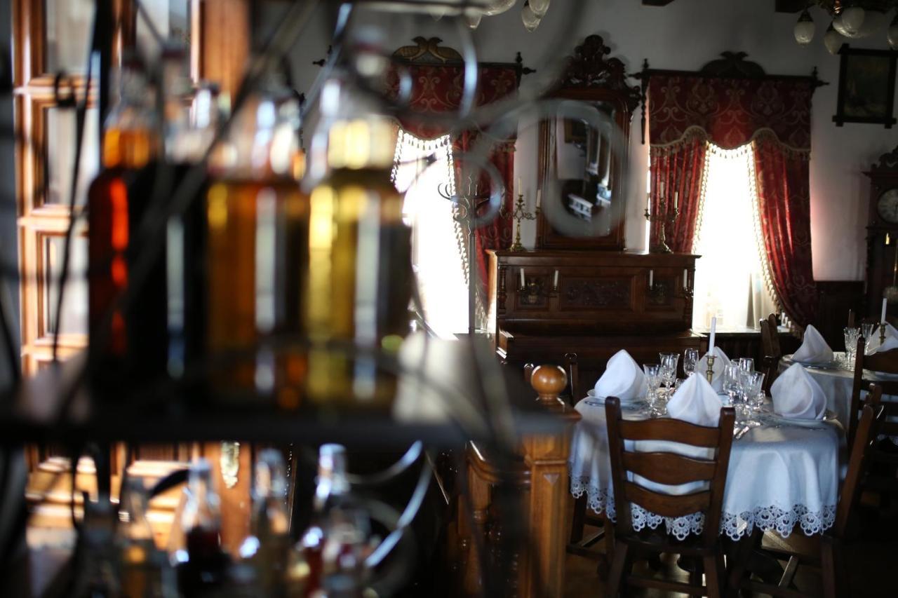 Antique House Hotel Dubno Eksteriør billede